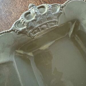 Gorgeous Crown Platters! 🖤